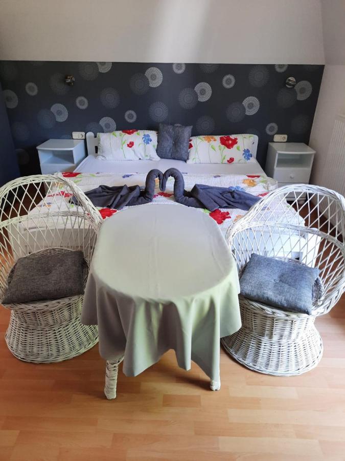 Gabi Apartmanhaz Balatonlelle Exterior foto