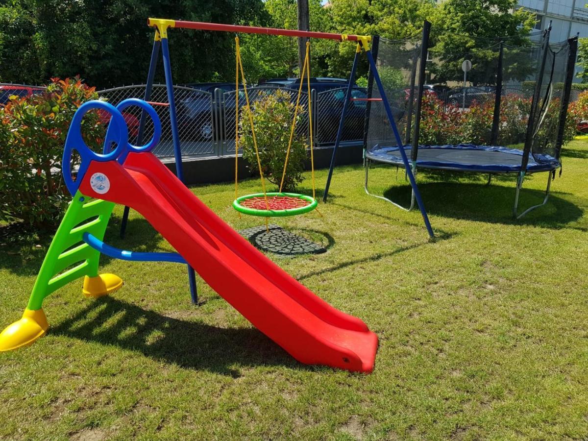 Gabi Apartmanhaz Balatonlelle Exterior foto