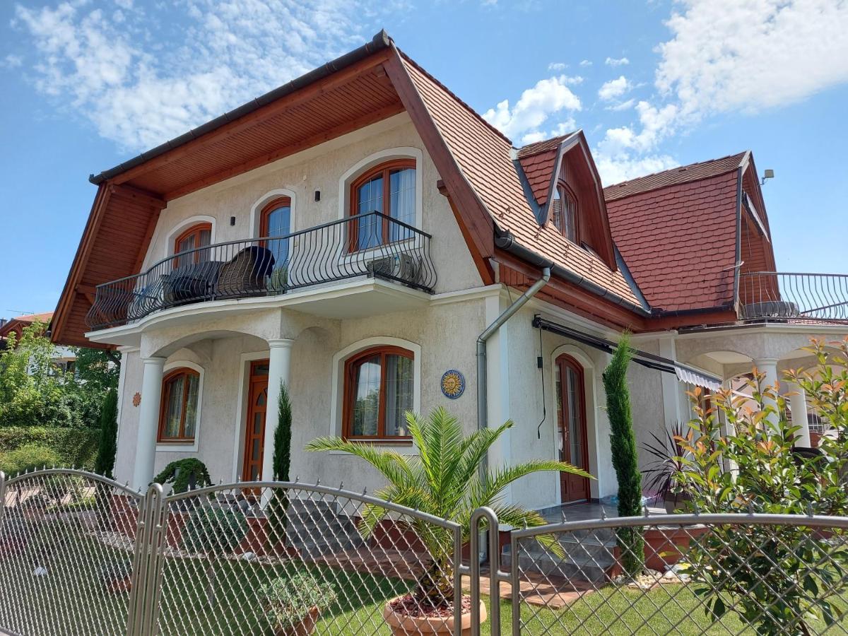 Gabi Apartmanhaz Balatonlelle Exterior foto