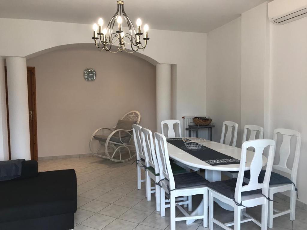 Gabi Apartmanhaz Balatonlelle Exterior foto