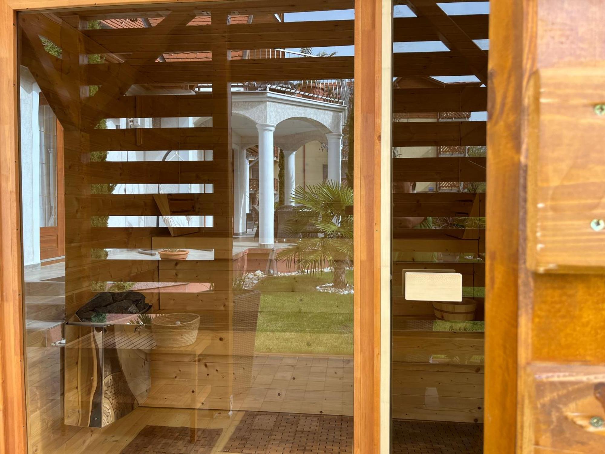 Gabi Apartmanhaz Balatonlelle Exterior foto